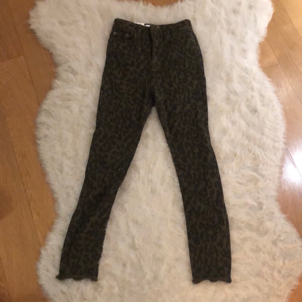 Brand new Zara leopard denim pants with tags on!